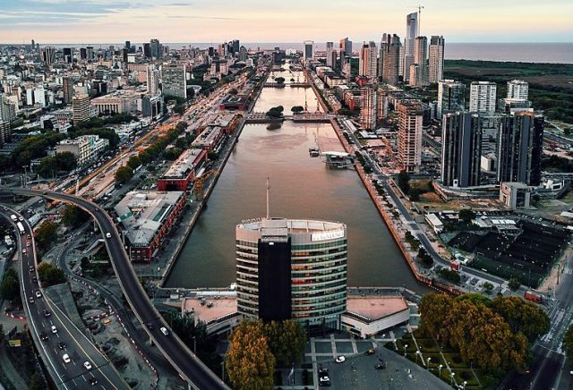 760px-Puerto_Madero,_Buenos_Aires_(40689219792)